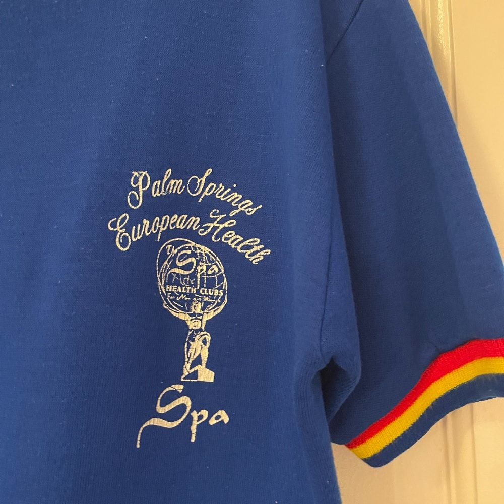 Vintage Blue Graphic short sleeve sweatshirt with Rainbow Trim - Picture 2 of 3